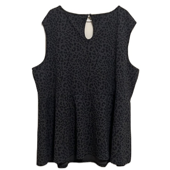 Torrid, Sleeveless, Casual, Leopard Print, Keyhole Top, Gray/Black, Size 5 - Picture 2 of 5